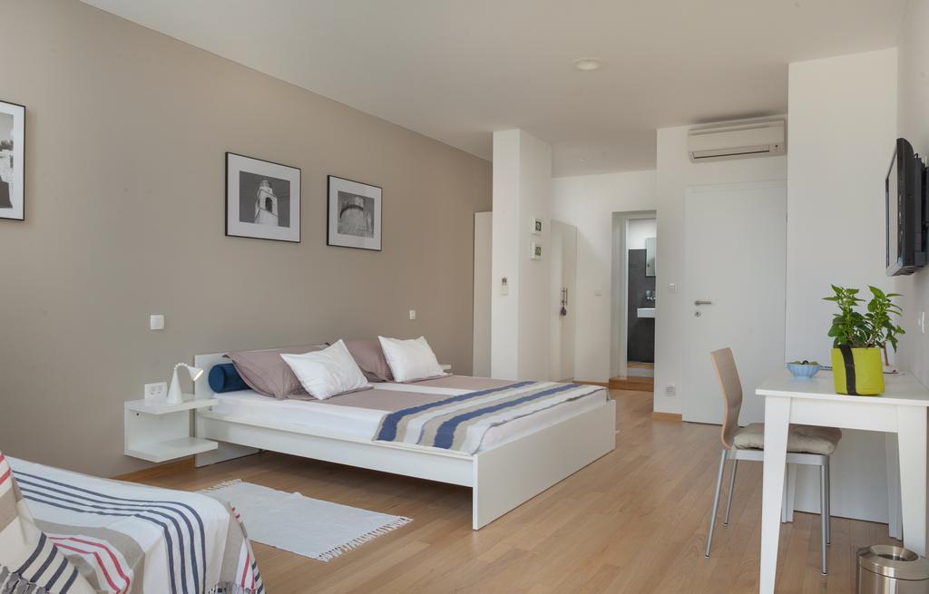 Luxury Villa Mala ポドゥゴラ エクステリア 写真